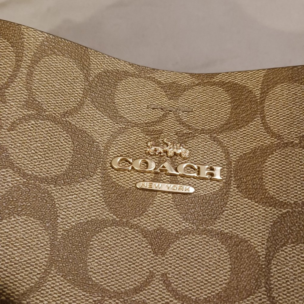 Like-New COACH Shoulder Bag - Picture 15 of 16